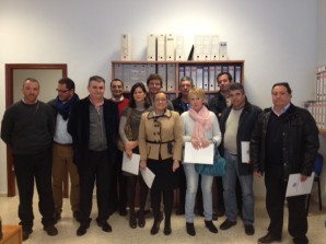 La Presidenta del Grupo y Alcaldesa de Isla Cristina con los empresarios