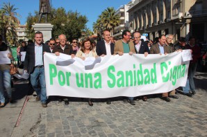 mani pp Huelva por la sanidad