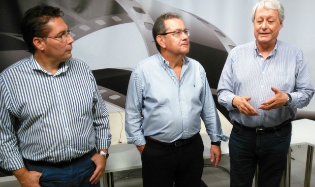 Paco Revuelta con Francisco Jiménez y Manuel Jesús González en Cualquier Tiempo