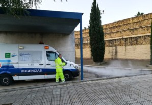 El Ayuntamiento de Aljaraque activa un plan especial de limpieza de la vía pública