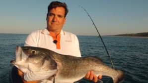 La pesca llega a Canalcosta de la mano de Néstor Santos con ‘Lance y Acción’