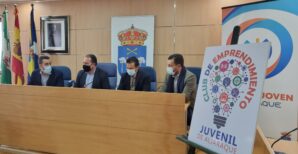 Club Emprendimiento Juvenil de Aljaraque y firma con Asociación Pequeños y Medianos Empresarios de Aljaraque (1)