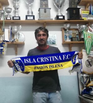 Pepe Vázquez renueva por el Isla Cristina FC